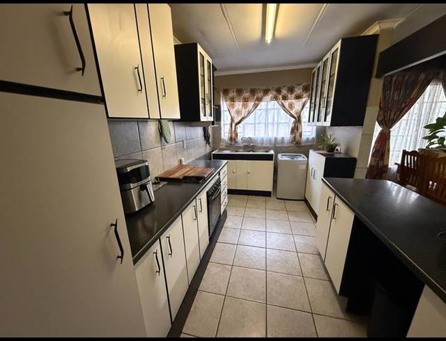 3 BEDROOM HOUSE FOR SALE IN THE REEDS